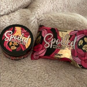 Bath bomb and in bath body conditioner